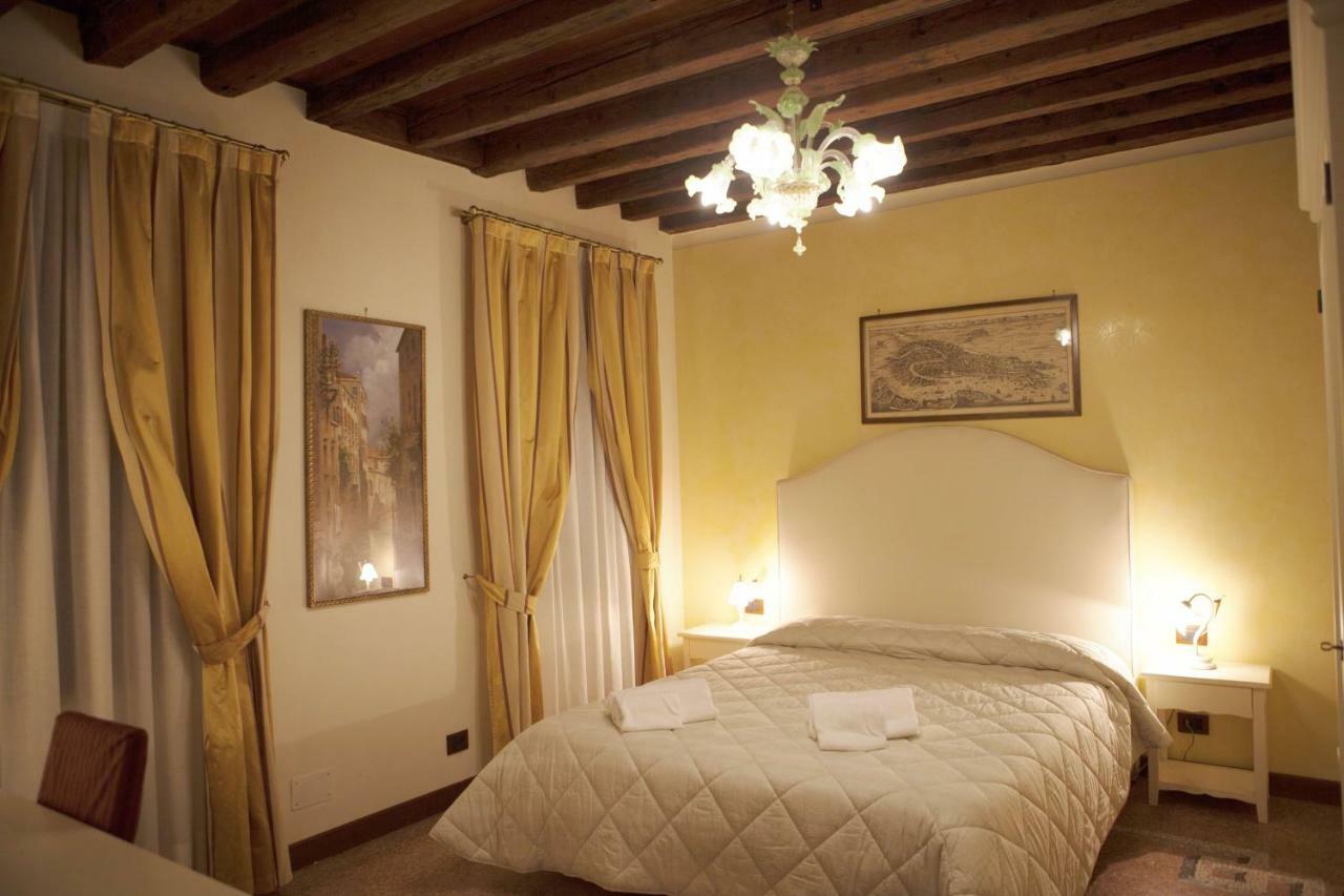 Family Three Minutes From San Marco Square, Apartamento Venecia