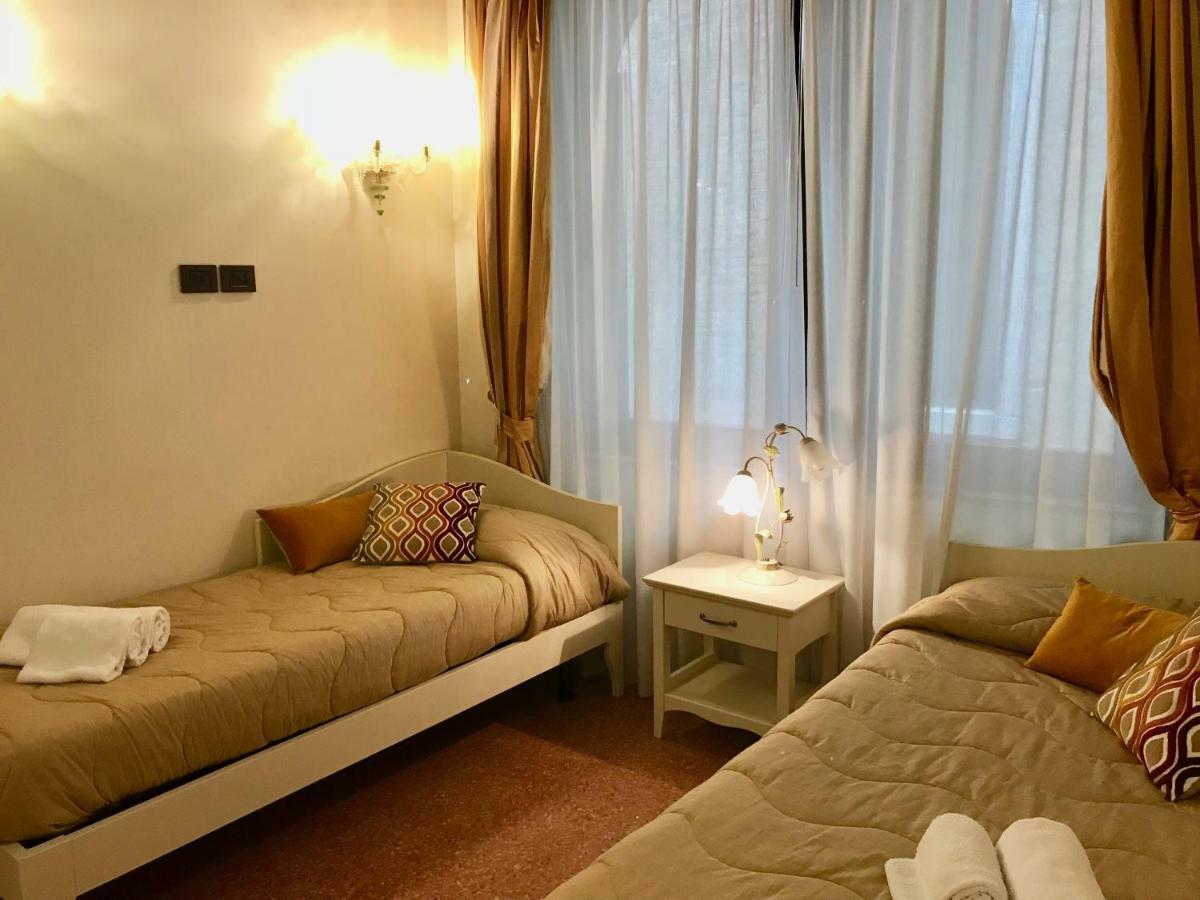 Family Three Minutes From San Marco Square, Apartamento Venecia